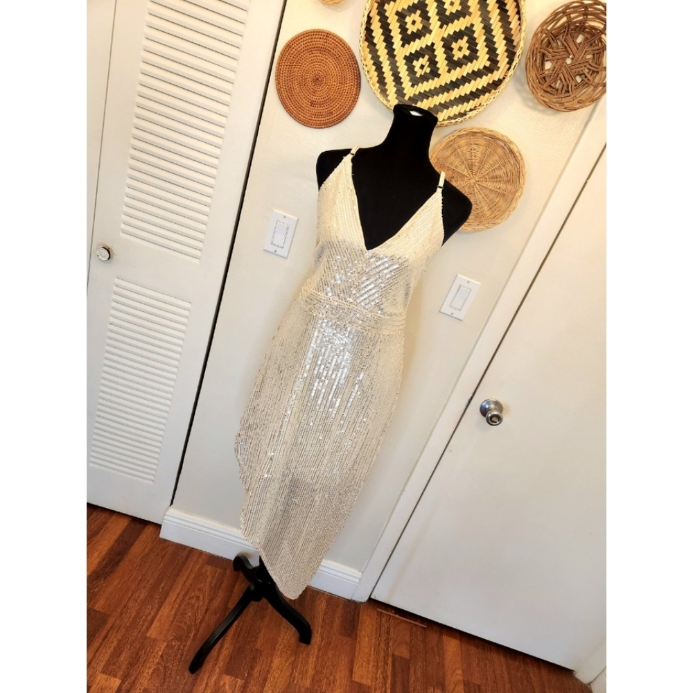 LAST ONE! Golden V-Neck Sequin Midi Dress - Picture 2 of 13